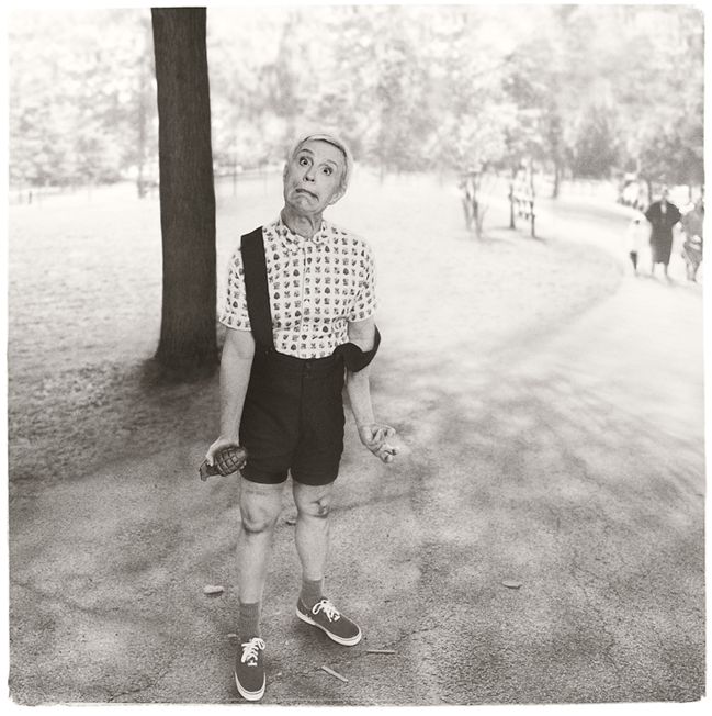 photo Diane_Arbus_Child_with_Toy_Hand_Grenade_1962_2014_zpsafkh3qvl.jpg